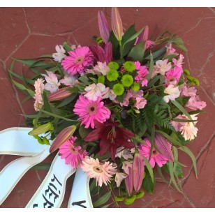 Funeral Fresh Flower Arrangement > WONDERFULLY BEAUTIFUL Nr 527